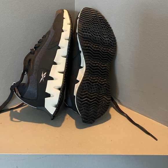 Women’s Reebok Ortholite Sneakers - Picture 8 of 9